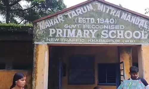 ट्रांसफर के बाद भी दूसरे शिक्षक ने स्कूल आकर शिक्षक को पीटा