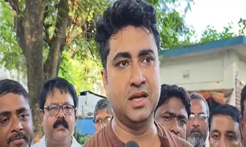 मालदा में वाम मोर्चा का जोरदार प्रदर्शन, गंगा कटाव को राष्ट्रीय आपदा घोषित करने की मांग मालदा में वाम मोर्चा का जोरदार प्रदर्शन, गंगा कटाव को राष्ट्रीय आपदा घोषित करने की मांग