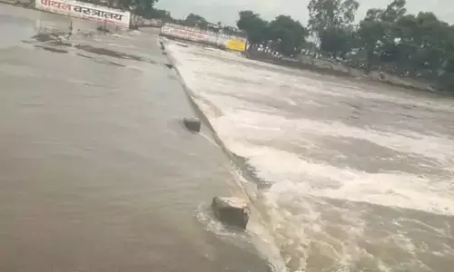 CG: बाढ़ का कहर, परिवार के 4 बच्चे बहे, 3 की मौत CG: बाढ़ का कहर, परिवार के 4 बच्चे बहे, 3 की मौत