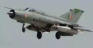 भारतीय वायुसेना का मिग-21 विमान आज भरेगा अंतिम उड़ान भारतीय वायुसेना का मिग-21 विमान आज भरेगा अंतिम उड़ान