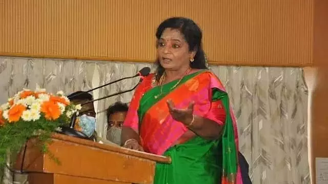 तमिलनाडु सरकार ऑनर किलिंग के लिए जिम्मेदार है: Tamilisai Soundararajan तमिलनाडु सरकार ऑनर किलिंग के लिए जिम्मेदार है: Tamilisai Soundararajan