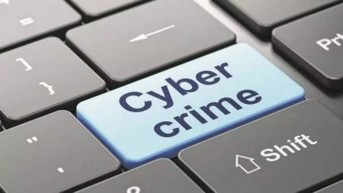 Maharashtra : फर्जी शेयर ट्रेडिंग घोटाले में पुणे निवासी व्यक्ति को 1.90 करोड़ से अधिक का नुकसान Maharashtra : फर्जी शेयर ट्रेडिंग घोटाले में पुणे निवासी व्यक्ति को 1.90 करोड़ से अधिक का नुकसान