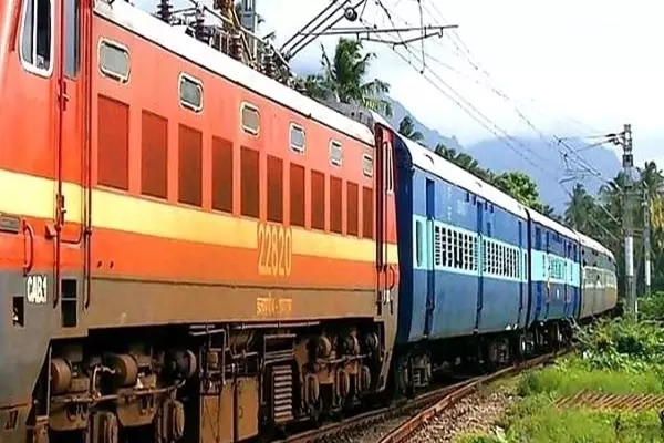 Chandigarh: त्योहारी सीजन में ट्रेनों में भारी भीड़, प्रशासन सक्रिय Chandigarh: त्योहारी सीजन में ट्रेनों में भारी भीड़, प्रशासन सक्रिय
