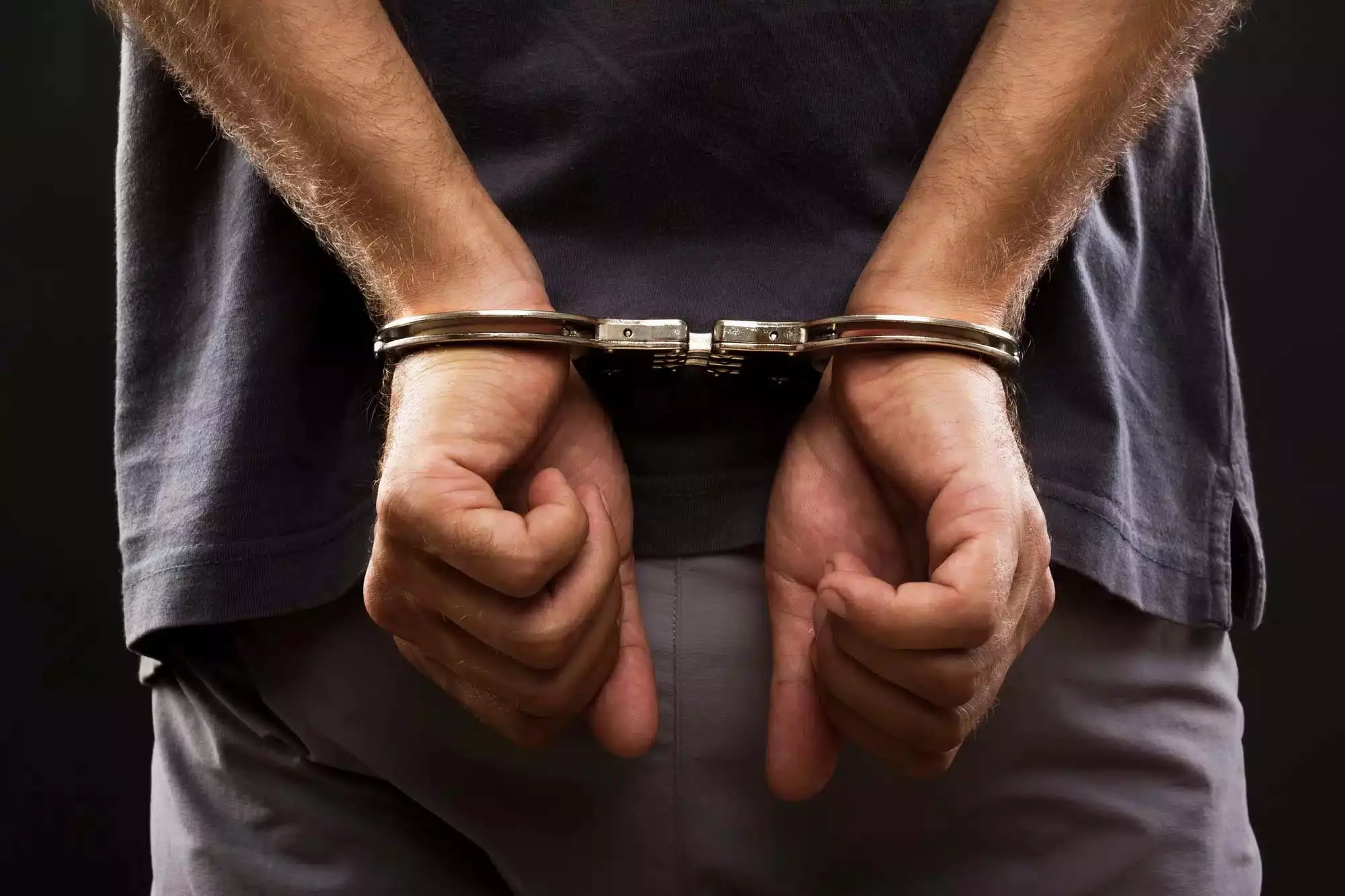 फिल्मी स्टाइल में पकड़ा गया इंजीनियर फिल्मी स्टाइल में पकड़ा गया इंजीनियर