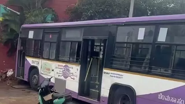 बस के पहियों के नीचे कुचलकर लड़के की मौत: BMTC ने कहा, ड्राइवर की कोई गलती नहीं बस के पहियों के नीचे कुचलकर लड़के की मौत: BMTC ने कहा, ड्राइवर की कोई गलती नहीं