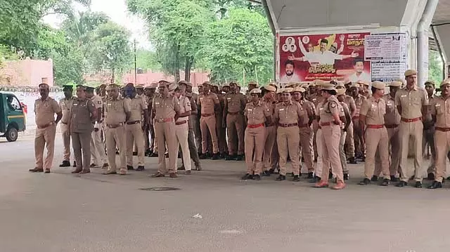 अंबूर दंगा मामले में फैसला: 2 एसपी के नेतृत्व में 1,000 पुलिसकर्मी तैनात अंबूर दंगा मामले में फैसला: 2 एसपी के नेतृत्व में 1,000 पुलिसकर्मी तैनात