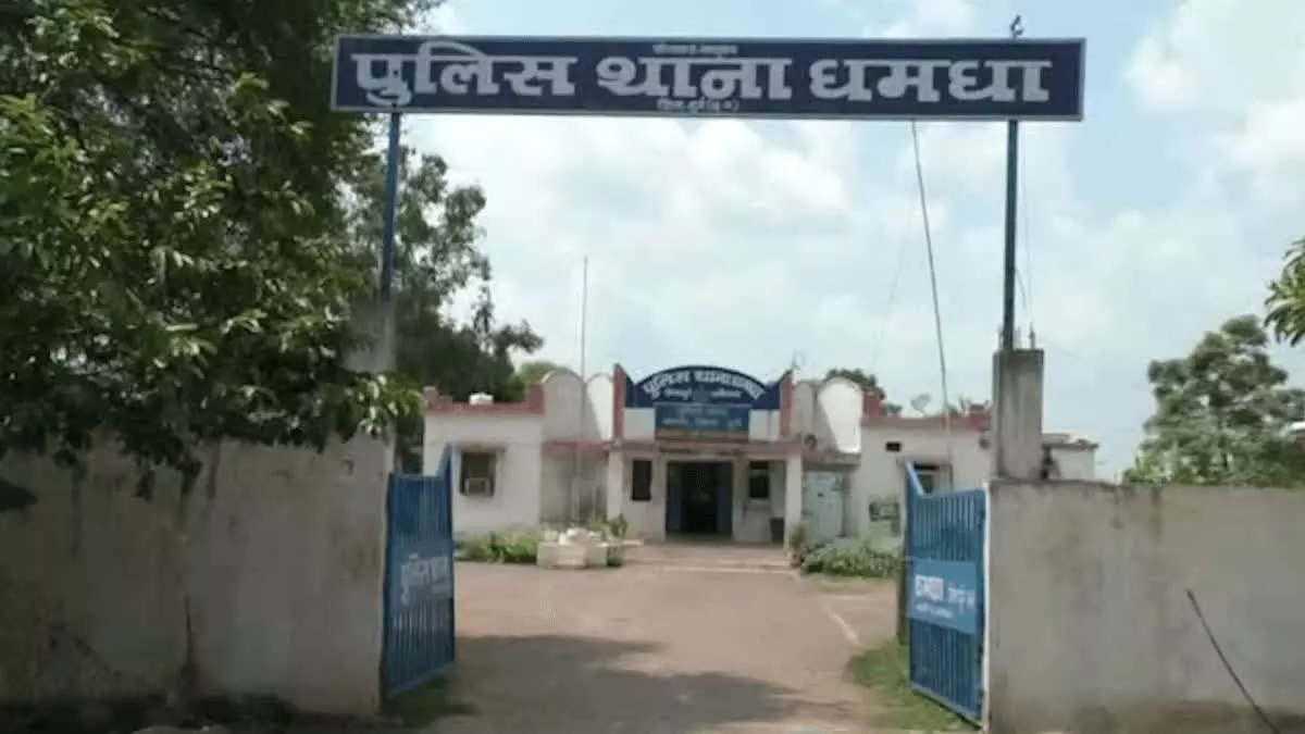 बंदर भगाने के विवाद से भड़की हिंसा, महिलाओं पर धारदार हथियार से हमला, आरोपी पप्पू वर्मा फरार बंदर भगाने के विवाद से भड़की हिंसा, महिलाओं पर धारदार हथियार से हमला, आरोपी पप्पू वर्मा फरार
