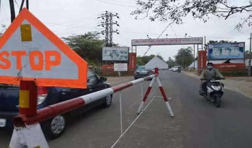 Secunderabad छावनी में अवैध रूप से सड़क बंद करने के खिलाफ निवासियों ने किया प्रदर्शन Secunderabad छावनी में अवैध रूप से सड़क बंद करने के खिलाफ निवासियों ने किया प्रदर्शन