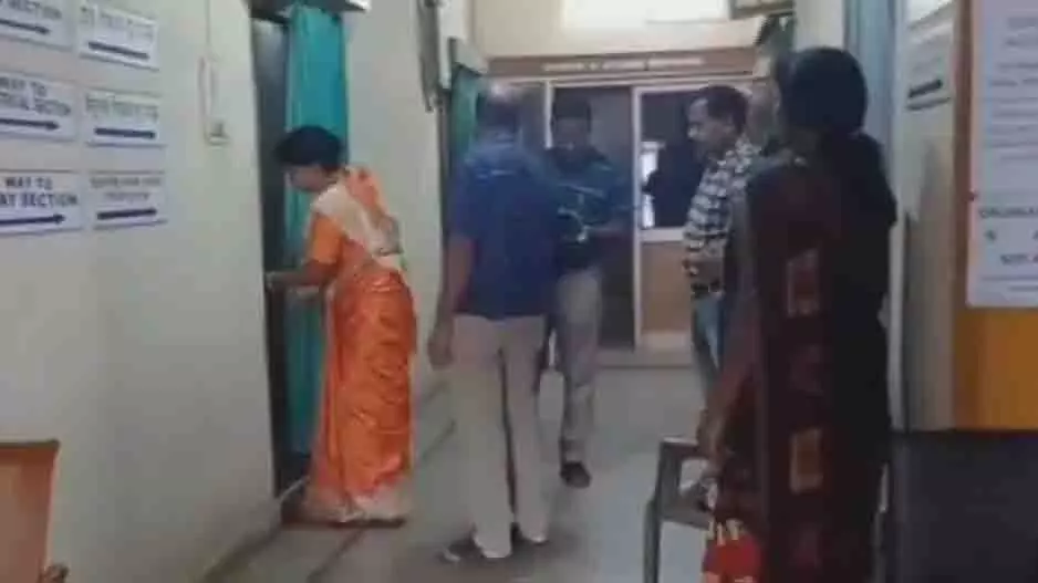 बेलपहाड़ नगरपालिका में करोड़ों का घोटाला, EOW करेगी जांच बेलपहाड़ नगरपालिका में करोड़ों का घोटाला, EOW करेगी जांच
