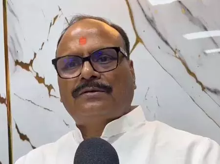 स्वदेशी वस्तुओं का इस्तेमाल कर देश को आगे बढ़ाने में दें योगदान : ब्रजेश पाठक स्वदेशी वस्तुओं का इस्तेमाल कर देश को आगे बढ़ाने में दें योगदान : ब्रजेश पाठक