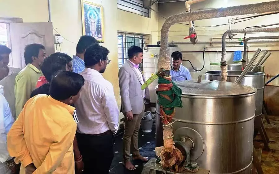 DC ने कोट्टूरेश्वर मंदिर का दौरा किया DC ने कोट्टूरेश्वर मंदिर का दौरा किया