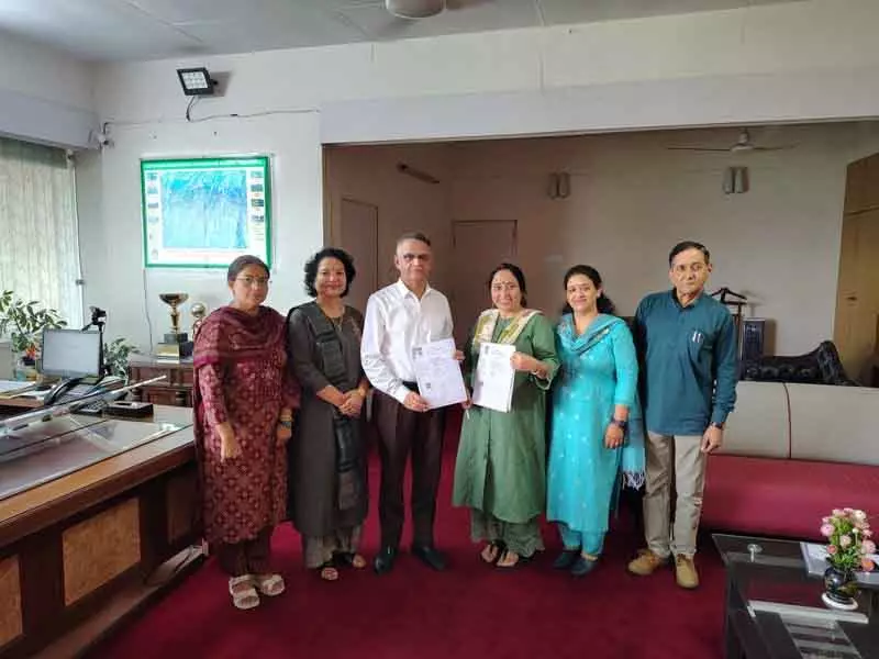पालमपुर विश्वविद्यालय और NIFTEM-K ने अनुसंधान को बढ़ावा देने के लिए हाथ मिलाया पालमपुर विश्वविद्यालय और NIFTEM-K ने अनुसंधान को बढ़ावा देने के लिए हाथ मिलाया