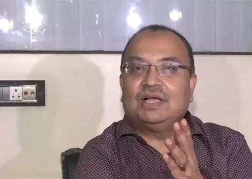 TMC नेता कुणाल घोष ने एसएससी घोटाले में साहा की गिरफ्तारी को मोदी की कोलकाता रैली से जोड़ा TMC नेता कुणाल घोष ने एसएससी घोटाले में साहा की गिरफ्तारी को मोदी की कोलकाता रैली से जोड़ा