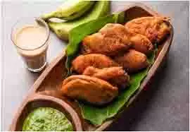 आलू-प्याज छोड़ें, इस बारिश केले के पकौड़े बनाएं आलू-प्याज छोड़ें, इस बारिश केले के पकौड़े बनाएं
