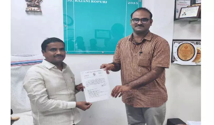 पसुनुरु निवासी मंदादी वेंकटेश रेड्डी को ANU डॉक्टरेट की उपाधि मिली पसुनुरु निवासी मंदादी वेंकटेश रेड्डी को ANU डॉक्टरेट की उपाधि मिली