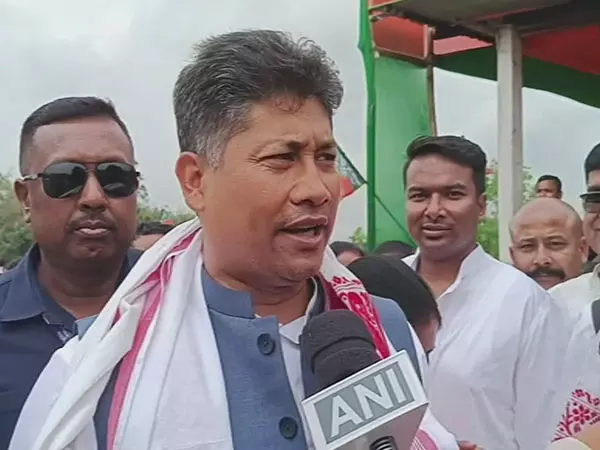 Assam के मंत्री हजारिका ने सैयदा हमीद के खिलाफ विरोध प्रदर्शन का किया समर्थन Assam के मंत्री हजारिका ने सैयदा हमीद के खिलाफ विरोध प्रदर्शन का किया समर्थन