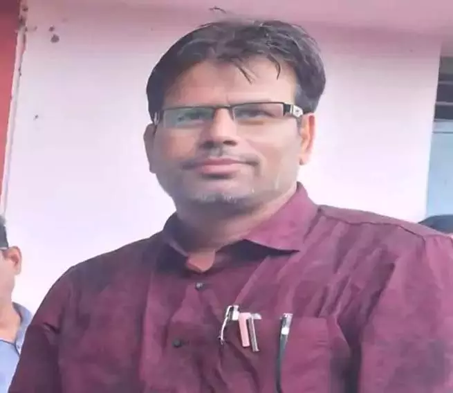 हाईस्कूल प्रभारी प्राचार्य पर महिला टीचर से छेड़छाड़, गाली-गलौज और जान से मारने की धमकी का आरोप हाईस्कूल प्रभारी प्राचार्य पर महिला टीचर से छेड़छाड़, गाली-गलौज और जान से मारने की धमकी का आरोप