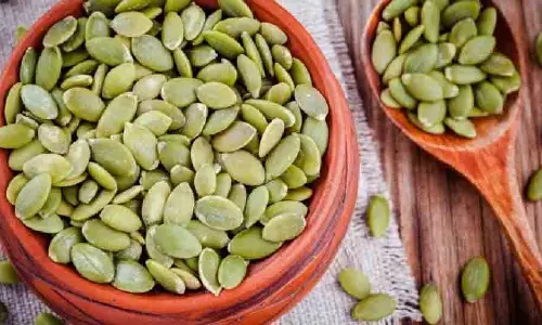Pumpkin Seedsजानिए रोजाना  पंपकिन सीड्स  खाने के फायदे