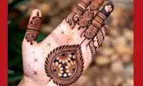 Hartalika Teej 2025: त्योहारों पर महिलाएं क्यों लगाती हैं मेहंदी, जानें धार्मिक और वैज्ञानिक महत्व