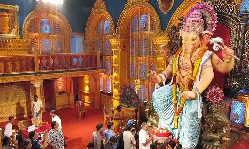 Nashik : नगर निगम ने गणेशोत्सव मंडल शुल्क माफ किया Nashik : नगर निगम ने गणेशोत्सव मंडल शुल्क माफ किया