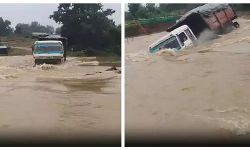 Odisha के सुंदरगढ़ में बाढ़ में बह गया ट्रक
