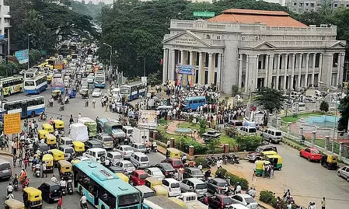 JC रोड पर सफेदी का काम: 30 अगस्त तक भारी वाहनों का आवागमन प्रतिबंधित