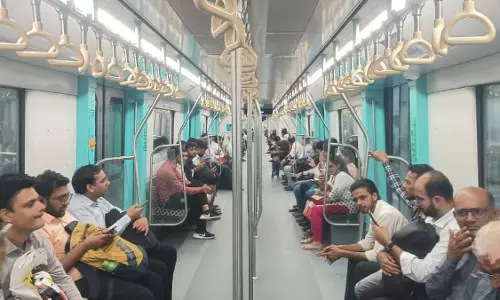 Mumbai Metro : मोनोरेल की दैनिक यात्री संख्या 10 लाख के करीब Mumbai Metro : मोनोरेल की दैनिक यात्री संख्या 10 लाख के करीब