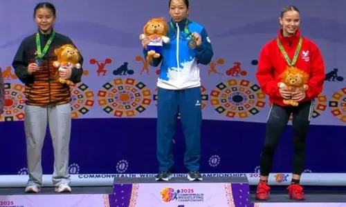 मीराबाई चानू ने कॉमनवेल्थ वेटलिफ्टिंग चैंपियनशिप में जीता स्वर्ण मीराबाई चानू ने कॉमनवेल्थ वेटलिफ्टिंग चैंपियनशिप में जीता स्वर्ण