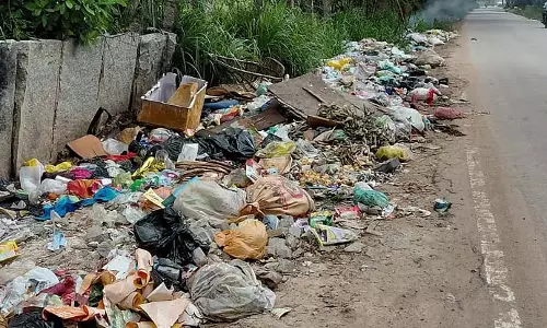 Karnataka : हर जगह कूड़ा-कचरा