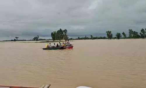 Punjab में अलर्ट जारी, उफनती नदियां भूमि को जलमग्न कर रही, सामान्य जनजीवन प्रभावित Punjab में अलर्ट जारी, उफनती नदियां भूमि को जलमग्न कर रही, सामान्य जनजीवन प्रभावित