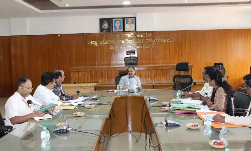 आवारा कुत्तों के उत्पात को रोकने के लिए कार्रवाई: जिला कलेक्टर ने अधिकारियों को निर्देश दिए आवारा कुत्तों के उत्पात को रोकने के लिए कार्रवाई: जिला कलेक्टर ने अधिकारियों को निर्देश दिए