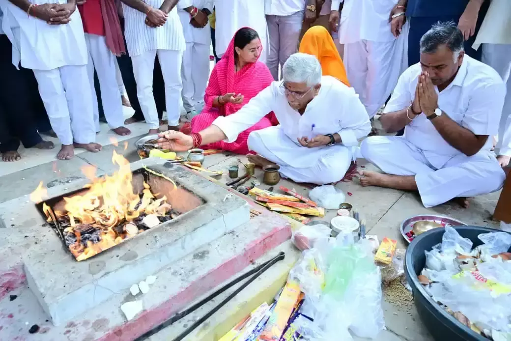 Jodhpur: केंद्रीय मंत्री शेखावत ने राठौड़ महोत्सव में दी श्रद्धांजलि Jodhpur: केंद्रीय मंत्री शेखावत ने राठौड़ महोत्सव में दी श्रद्धांजलि