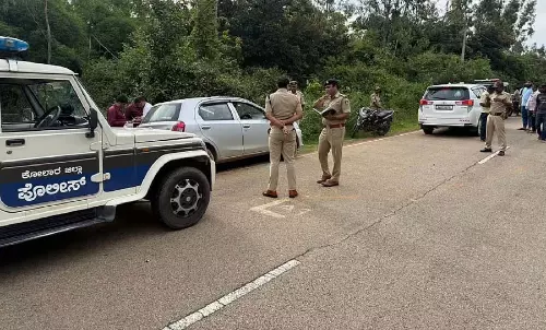 मंडी मालिक पर हमला; 15 लाख रुपये की लूट मंडी मालिक पर हमला; 15 लाख रुपये की लूट