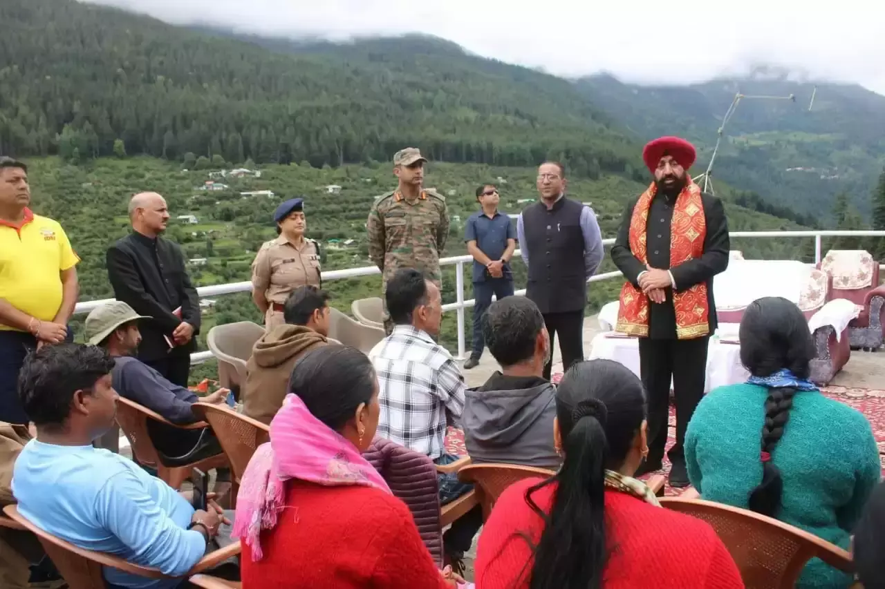 Uttarkashi: आपदाग्रस्त धराली-हर्षिल वैली का निरीक्षण करने पहुंचे राज्यपाल