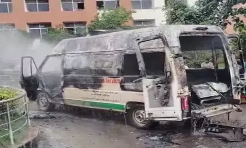 डिमरापाल मेडिकल कॉलेज में बड़ा हादसा टला, एंबुलेंस में लगी आग, मरीज की बची जान