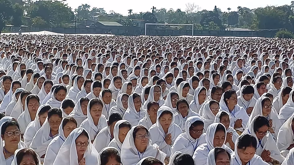 Assam के बारपेटा में 7,000 महिलाओं ने थियानम का प्रदर्शन किया Assam के बारपेटा में 7,000 महिलाओं ने थियानम का प्रदर्शन किया