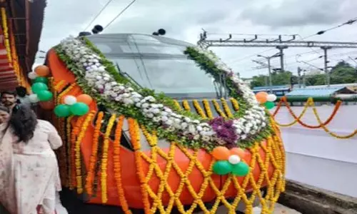 Nanded-Mumbai वंदे भारत ट्रेन मराठवाड़ा की समृद्धि का प्रवेश द्वार: फड़नवीस