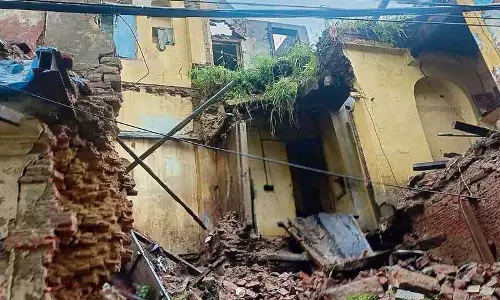 Jalandhar में असुरक्षित ढाँचे से दहशत, शिकायत दर्ज