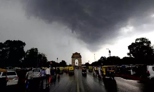 Delhi Weather: एनसीआर के शहरों में बारिश के चलते एयरलाइंस ने जारी की एडवाइजरी Delhi Weather: एनसीआर के शहरों में बारिश के चलते एयरलाइंस ने जारी की एडवाइजरी