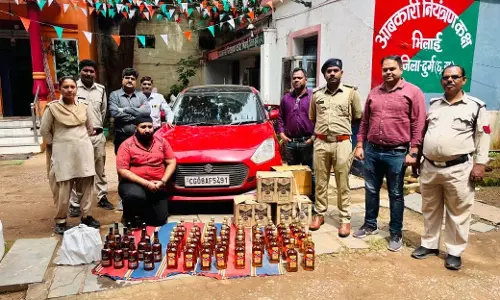 आबकारी विभाग की बड़ी कार्रवाई, 45 लीटर अवैध विदेशी शराब जब्त, आरोपी गिरफ्तार आबकारी विभाग की बड़ी कार्रवाई, 45 लीटर अवैध विदेशी शराब जब्त, आरोपी गिरफ्तार