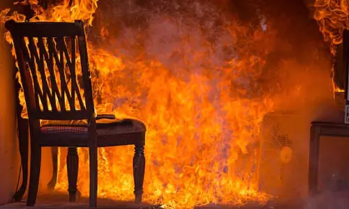 Jodhpur में लेक्चरर ने खुद को और अपनी तीन साल की बेटी को आग लगा ली Jodhpur में लेक्चरर ने खुद को और अपनी तीन साल की बेटी को आग लगा ली