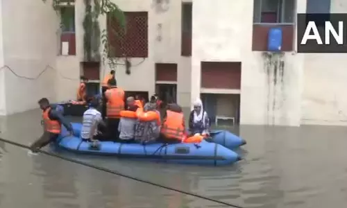 Jammu अलर्ट पर: आईएमडी ने बादल फटने और भूस्खलन की चेतावनी जारी की Jammu अलर्ट पर: आईएमडी ने बादल फटने और भूस्खलन की चेतावनी जारी की