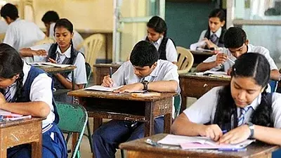 Jammu: शिक्षा बोर्ड ने 27 अगस्त की परीक्षाओं पर रोक लगाई