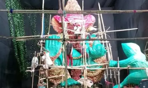 Sambalpur : पूजा क्लब की स्वर्ण जयंती के उपलक्ष्य में 26 फुट की अनोखी सेब गणेश मूर्ति बनाई जाएगी Sambalpur : पूजा क्लब की स्वर्ण जयंती के उपलक्ष्य में 26 फुट की अनोखी सेब गणेश मूर्ति बनाई जाएगी