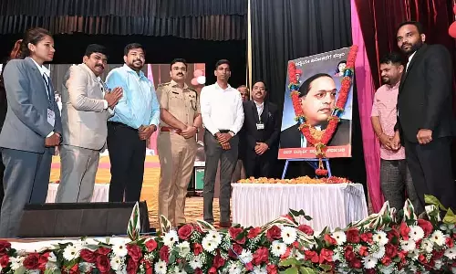 प्रतियोगी परीक्षाओं से न डरें: जिला कलेक्टर डॉ. आनंद