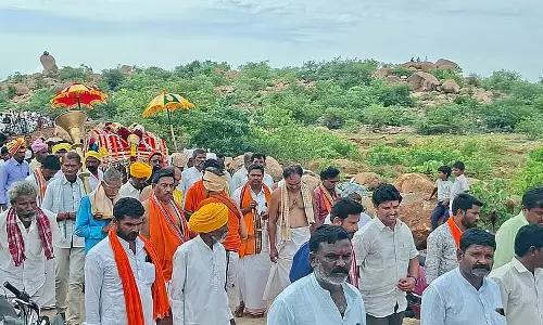 Hunasagi : भक्ति और चरवाहे की सेवा का एक पालकी उत्सव Hunasagi : भक्ति और चरवाहे की सेवा का एक पालकी उत्सव