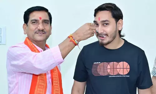 केंद्रीय राज्यमंत्री तोखन साहू ने बेटे निखिल को दी जन्मदिन की शुभकामनाएं केंद्रीय राज्यमंत्री तोखन साहू ने बेटे निखिल को दी जन्मदिन की शुभकामनाएं