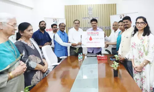 सरकार ने रक्तदाताओं और प्राप्तकर्ताओं को जोड़ने के लिए संजीवनी रक्त समूह रजिस्ट्री ऐप लॉन्च किया सरकार ने रक्तदाताओं और प्राप्तकर्ताओं को जोड़ने के लिए संजीवनी रक्त समूह रजिस्ट्री ऐप लॉन्च किया