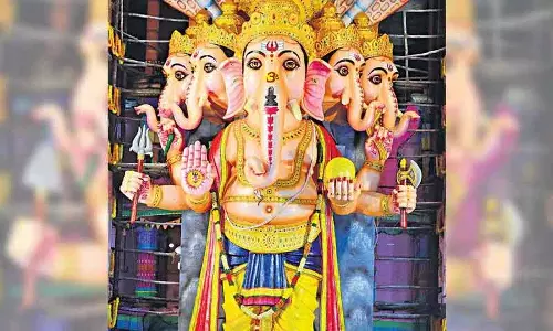 Khairatabad Bada Ganesh उत्सव के लिए 27 अगस्त से 6 सितंबर तक यातायात प्रतिबंध लागू Khairatabad Bada Ganesh उत्सव के लिए 27 अगस्त से 6 सितंबर तक यातायात प्रतिबंध लागू