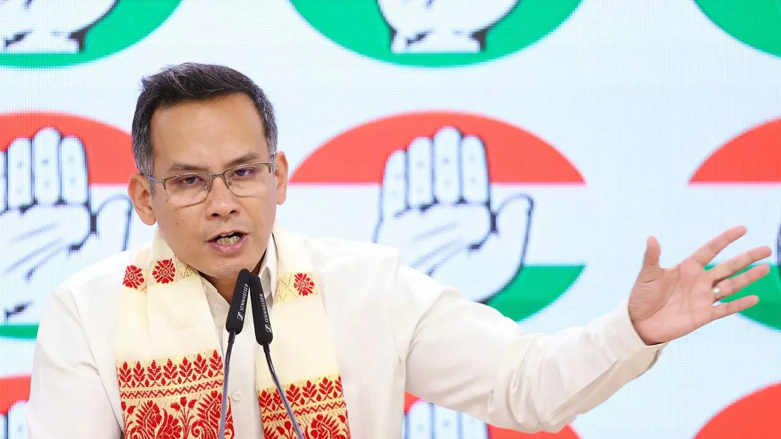 Gaurav Gogoi ने सीमा पर जारी घुसपैठ को लेकर असम सरकार की आलोचना की Gaurav Gogoi ने सीमा पर जारी घुसपैठ को लेकर असम सरकार की आलोचना की